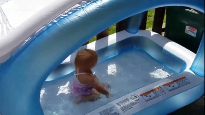 استفاده از استخر بادی 57423